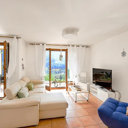 Delle Rose - Happy Villa Arogno